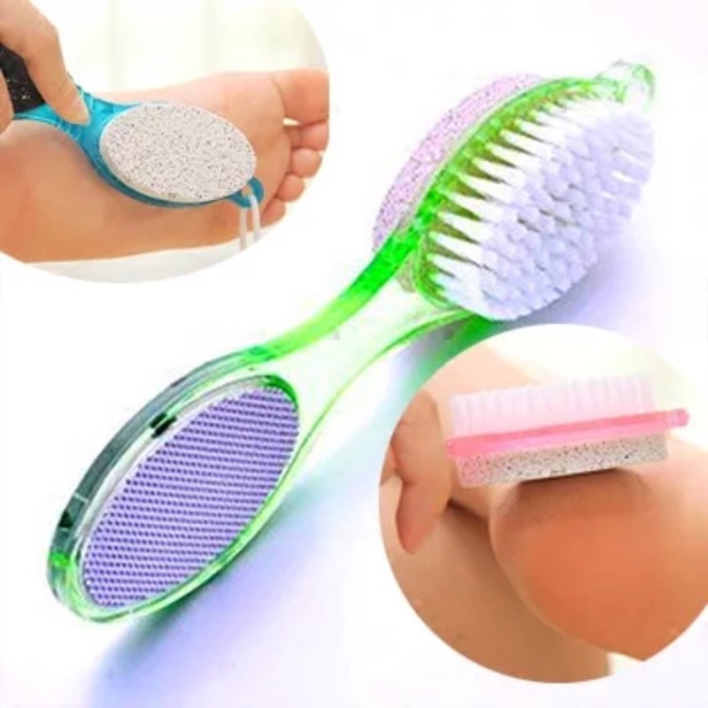 Loại bỏ chai chân bằng dụng cụ chà chân thủ công
