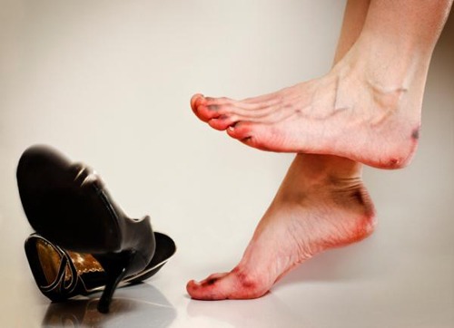 Một số chú ý chăm sóc đôi bàn chân bà bầu 