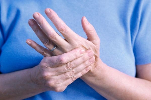 sử dụng cao xoa bóp nhiều có tốt không